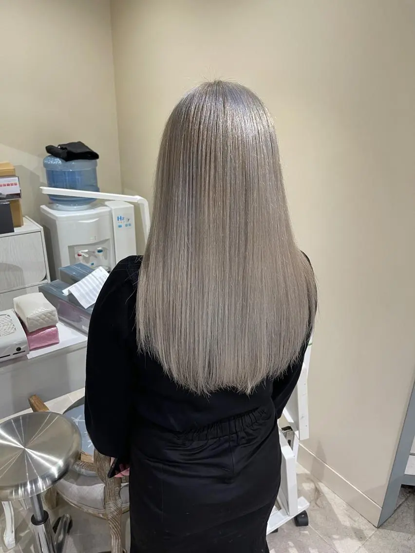 ロング カラー シールエクステ ブリーチ ケアブリーチ デザインカラー ハイトーンカラー ヘアカラー 渋谷🤍ブリーチ エクステ🤍アミルのヘアスタイル