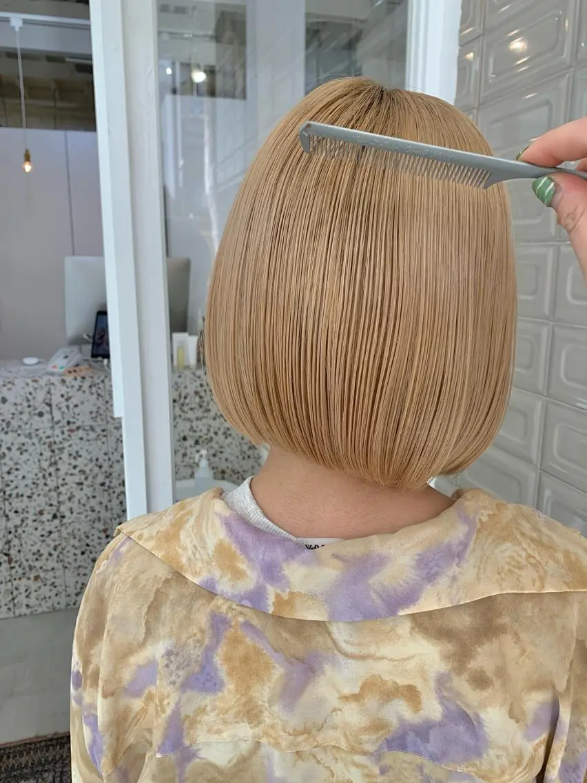 ショート カラー wakana/ 柔らかベージュカラーのヘアスタイル
