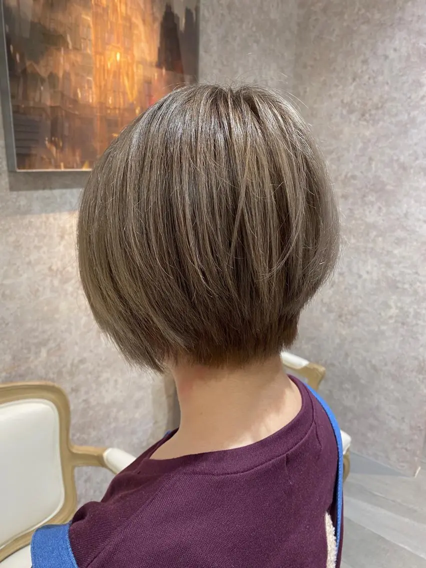ショート カラー アッシュ ベージュカラー Kobayashi ハイライト/ショートのヘアスタイル