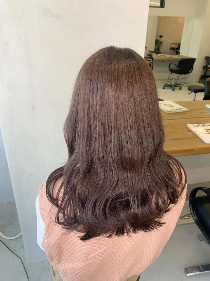 セミロング カラー カット ヘアカラー トリートメント 難波 茜のヘアスタイル