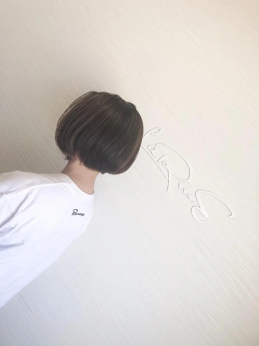 ショート カラー LaRmE Ayumi.のヘアスタイル