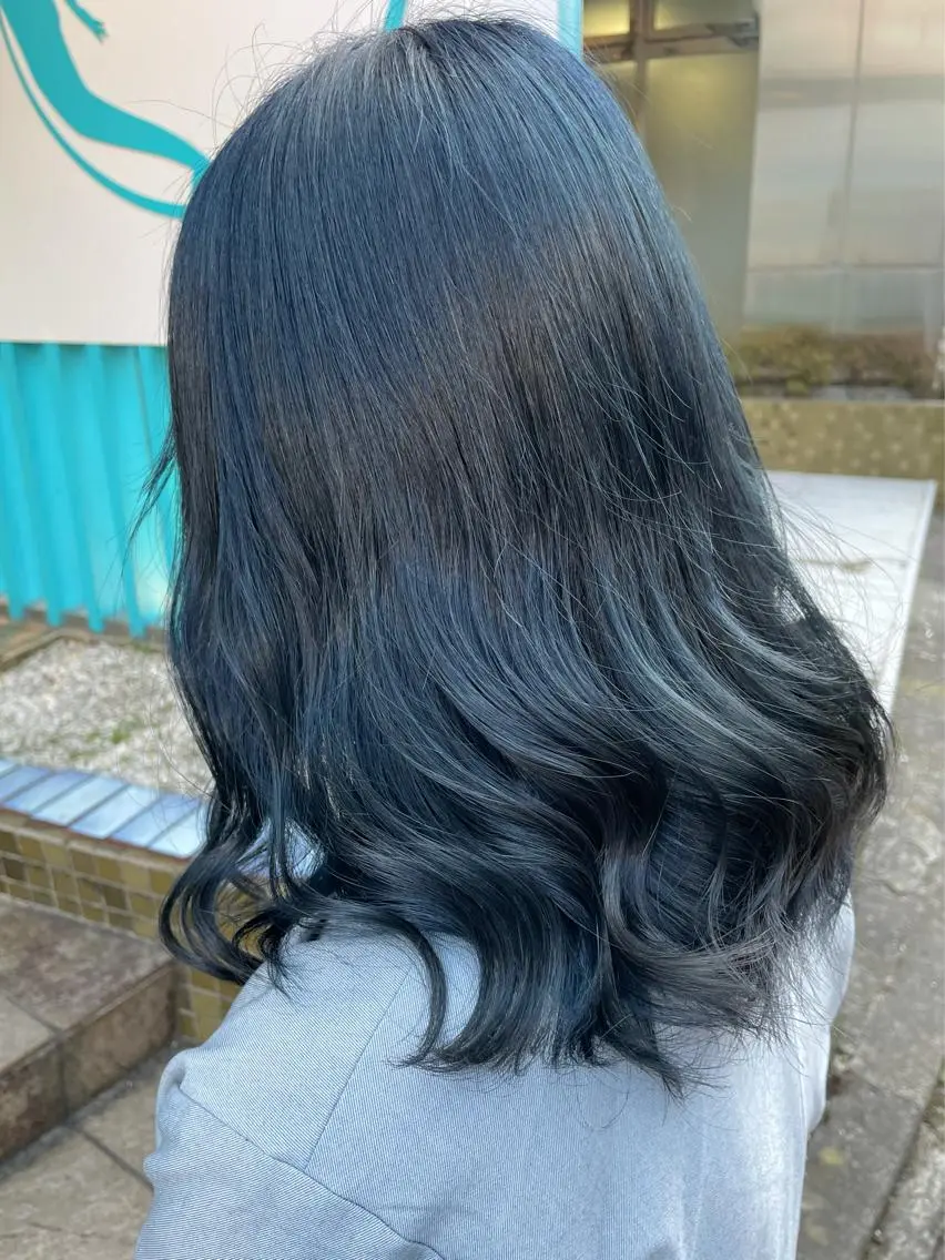 ミディアム カラー ブルーカラー ネイビーカラー 佐藤 魁人のヘアスタイル