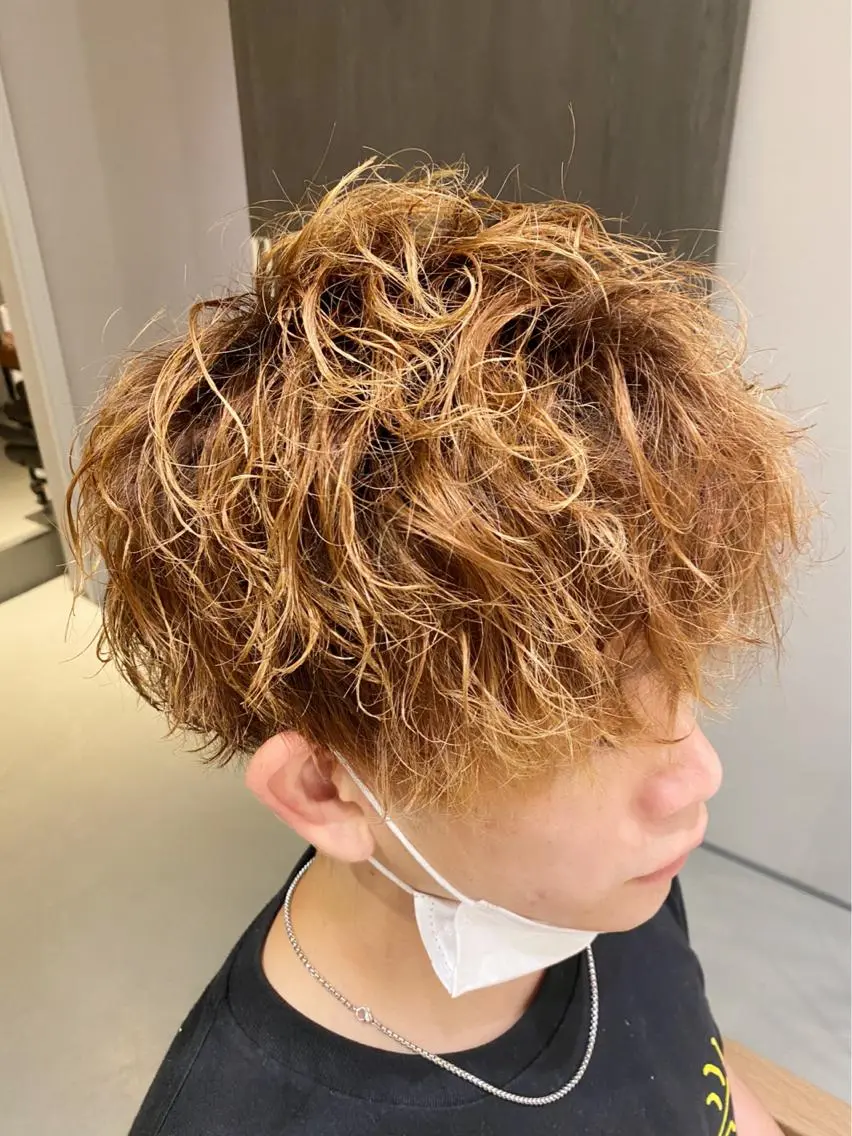 ショート カラー パーマ メンズ メンズブリーチ メンズパーマ ブリーチ カット パーマ 梅田茶屋町メンズ 専門美容師 山元一平のヘアスタイル