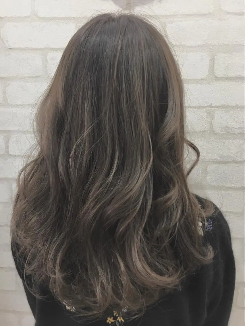 ミディアム 若山 敦のヘアスタイル