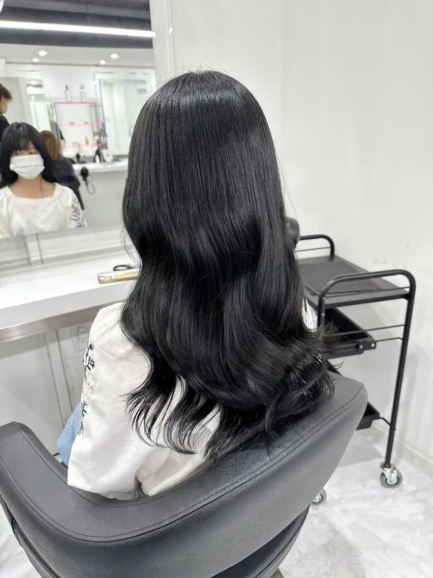 カラー 🩶透髪×モテ髪🩶 FRUITS🏹🩶のヘアスタイル