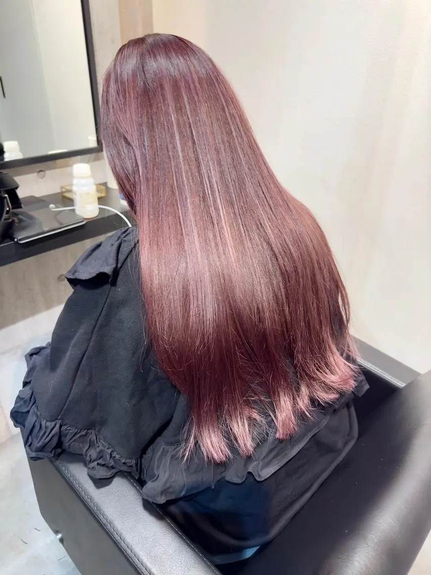 ロング TAKAMI 髪と爪を同時に施術のネイルデザイン