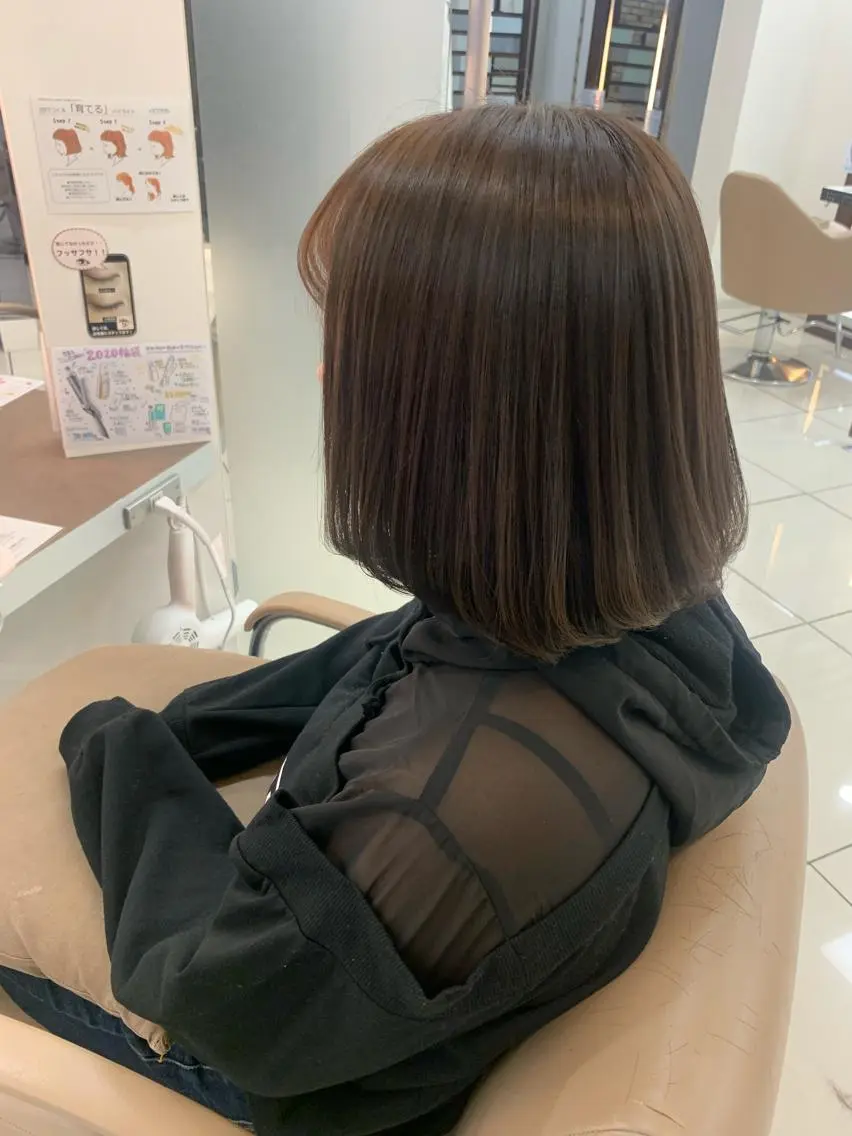 ミディアム カラー 羽エクステ🪽 🤍まき🤍のヘアスタイル