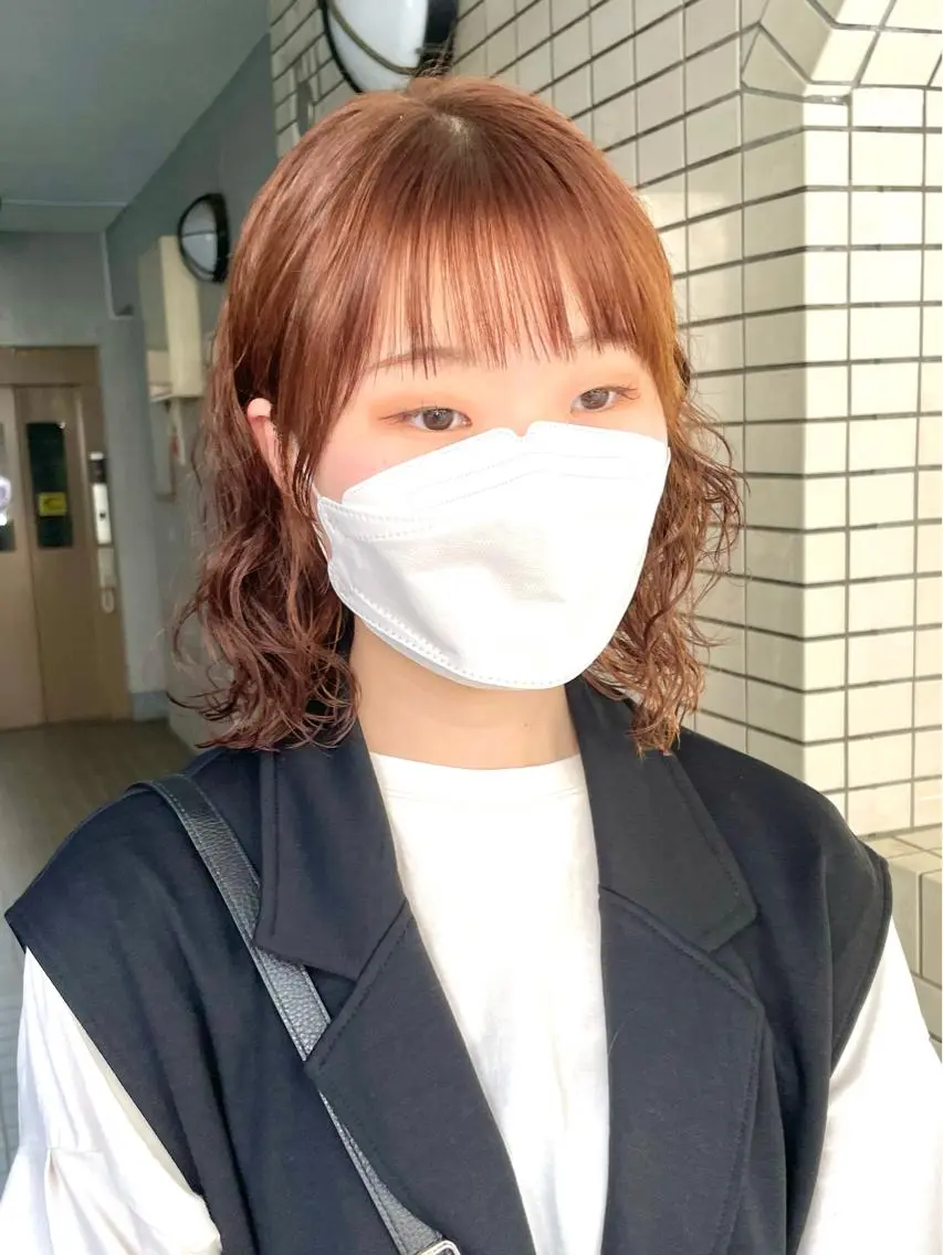 ミディアム カラー パーマ 切りっぱなしボブ ミディアムパーマ 透明感カラー デザインカラー ハイライトカラー 髪質改善 縮毛矯正/ レイヤー/銀座/本木のヘアスタイル
