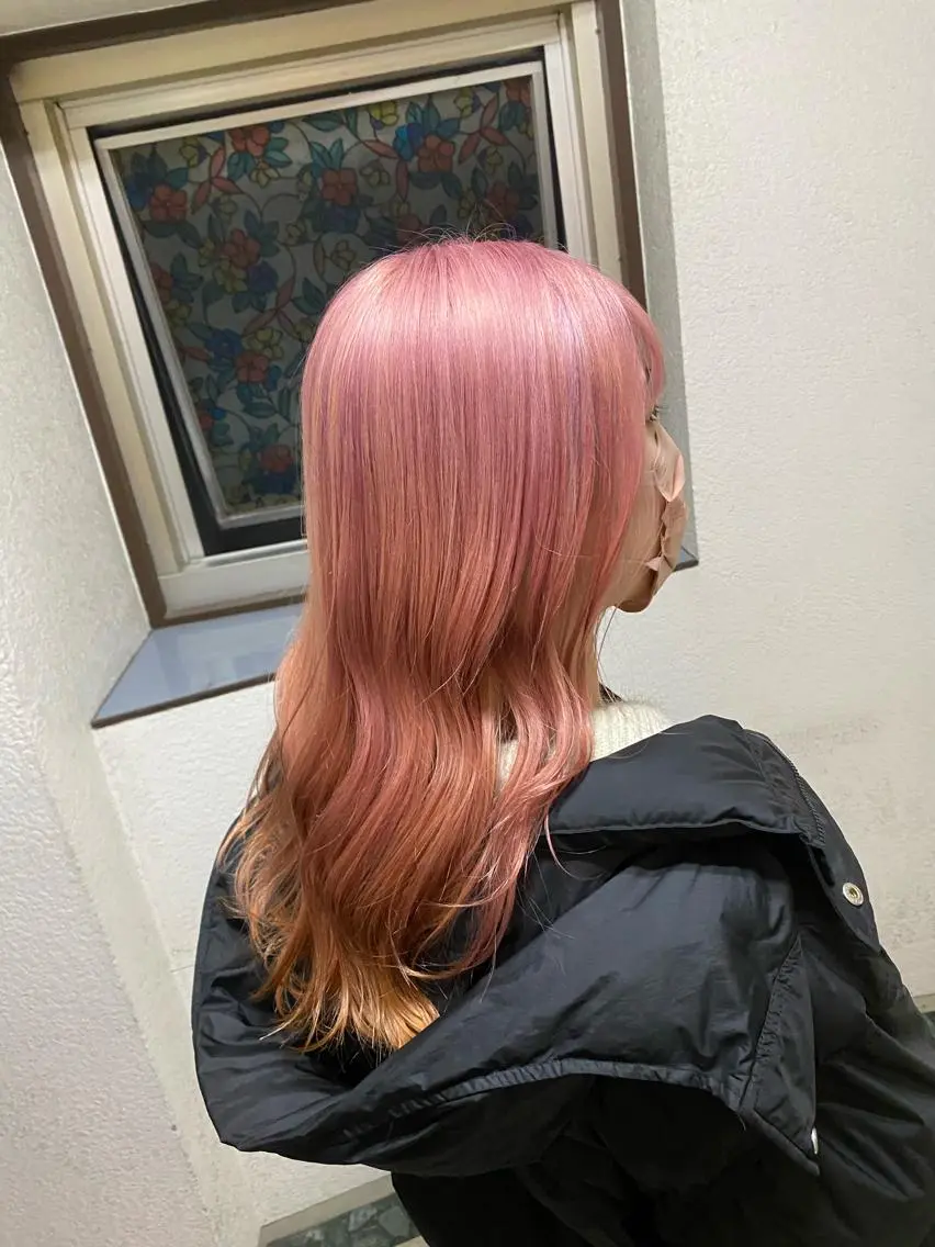 セミロング カラー ピンクカラー ホワイトピンク カット ヘアカラー トリートメント 縮毛矯正とレイヤー カット/杉村凜汰郎のヘアスタイル