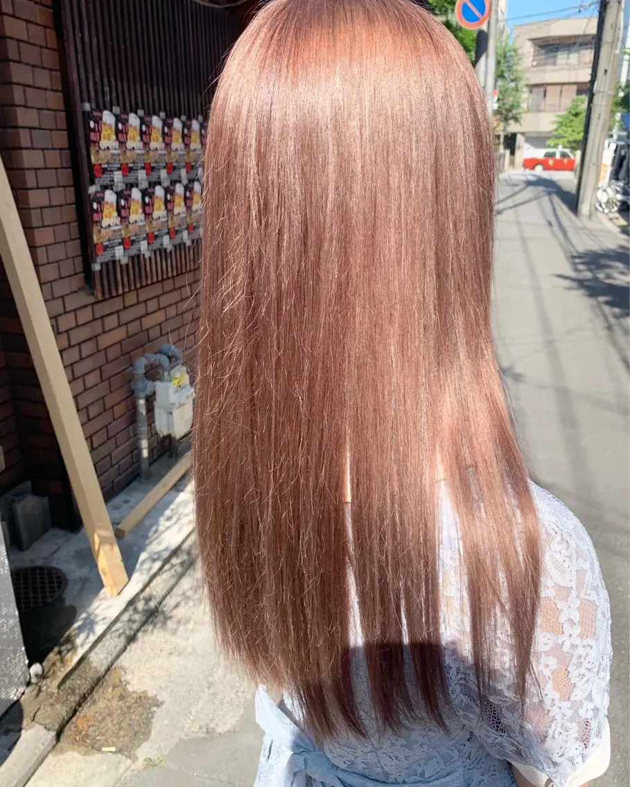 ミディアム カラー レイヤーカット 西村あきやのヘアスタイル
