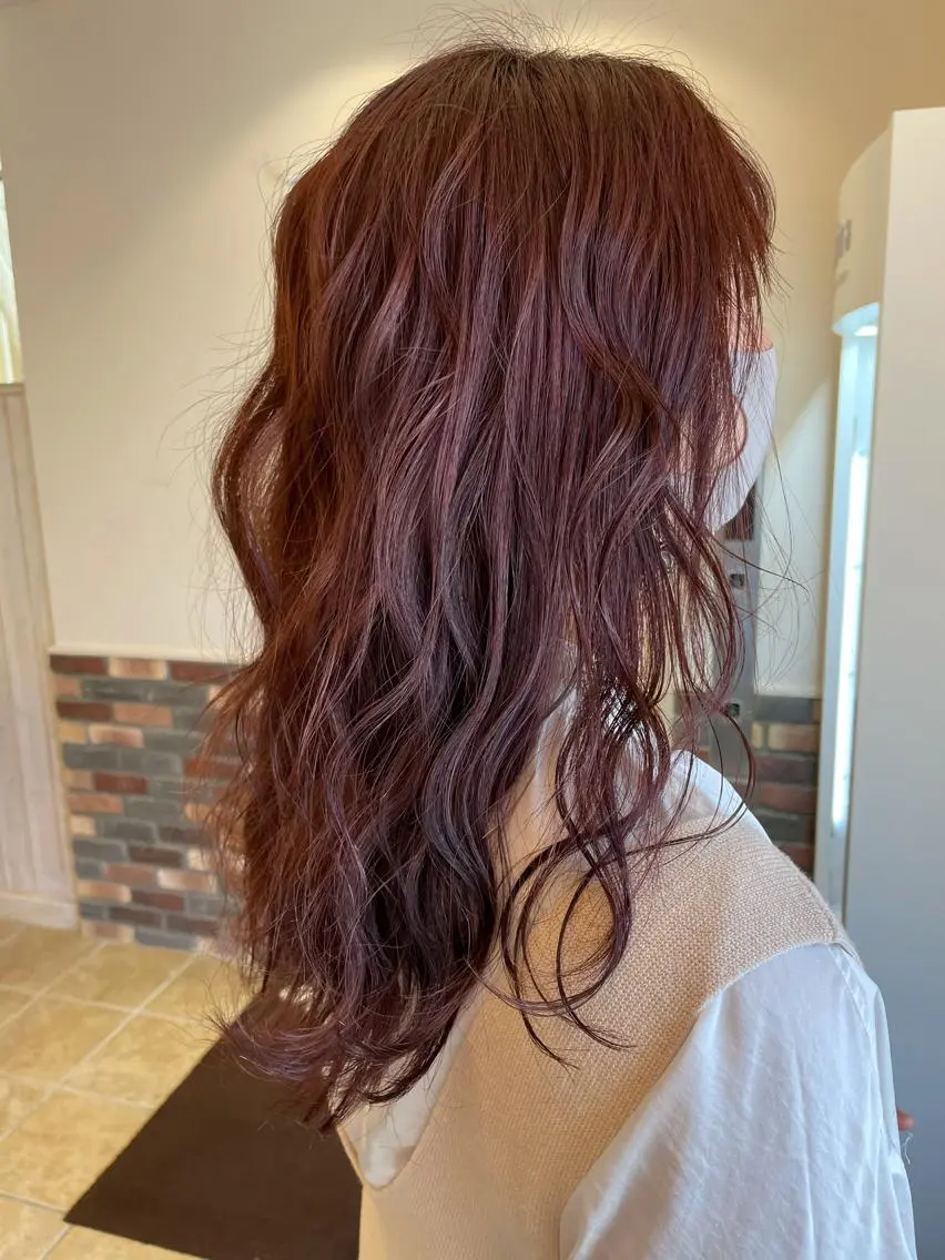 ロング カラー 透明感カラー 🩶🩵🩷AIRIのヘアスタイル