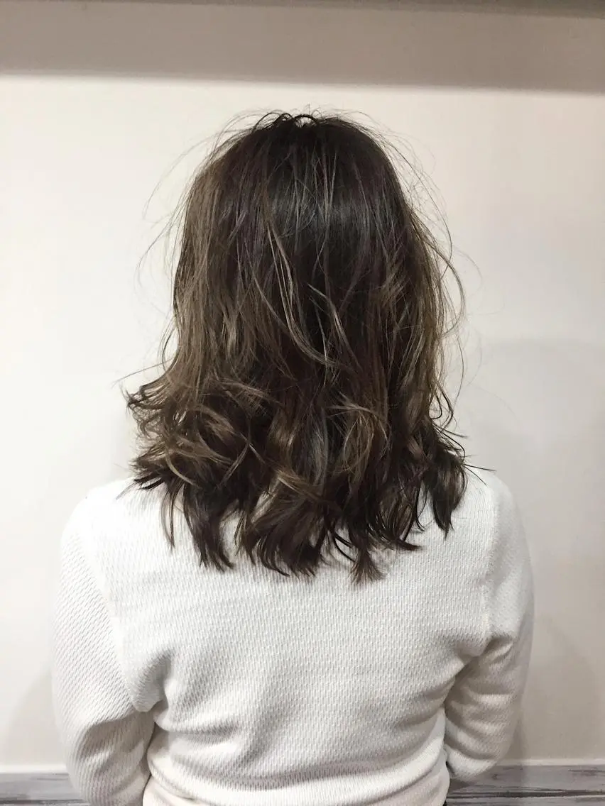 セミロング カラー グレージュ ハイライトカラー ハイライト カット ヘアカラー 縮毛矯正 トリートメント ヘアセット カラー特化サロン大阪 ルービック江坂/新城のヘアスタイル