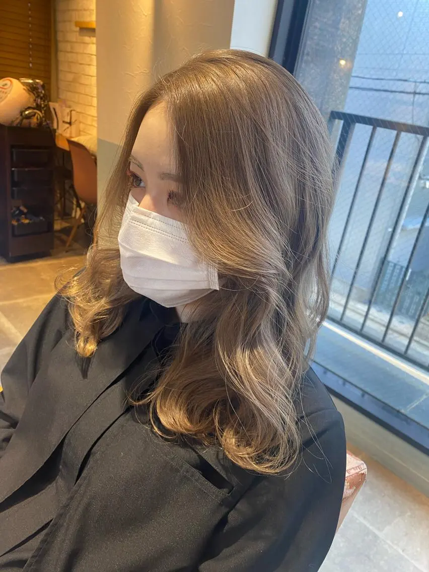 カラー カット 縮毛矯正 トリートメント 🩵盛れる顔周りヘア EMI🩵のヘアスタイル