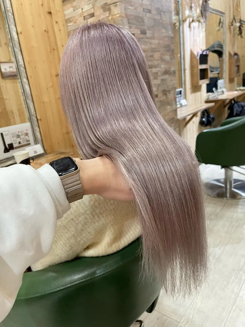 ロング カラー カット ヘアカラー ハイトーン belle ナホのヘアスタイル