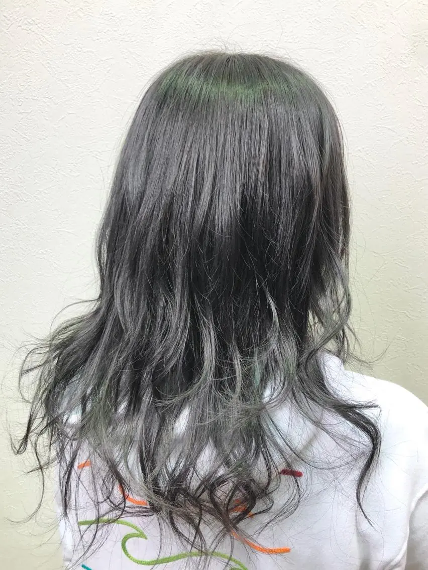 カラー 最高級エクステ /羽エクステ白石宇由のヘアスタイル