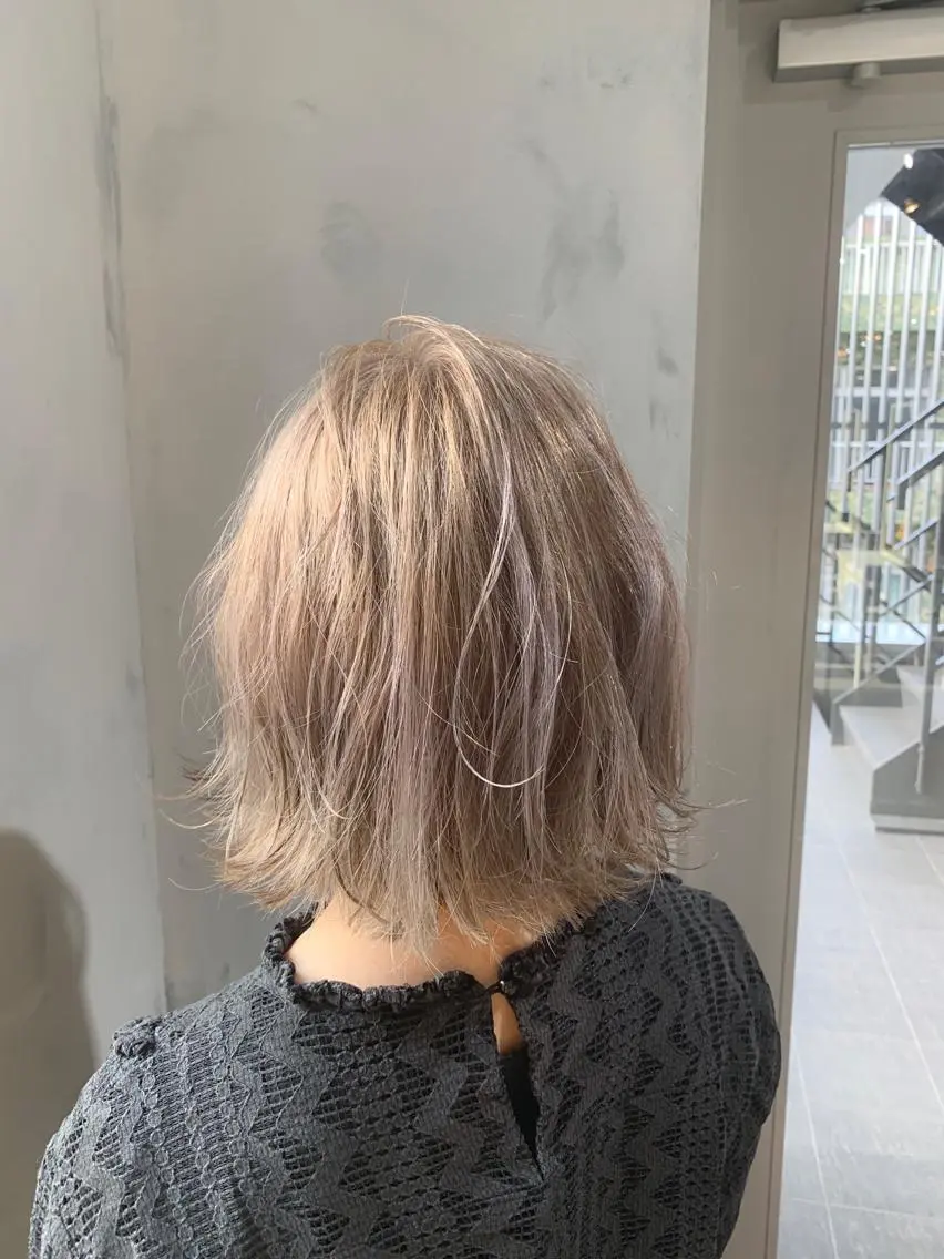 ショート カラー グレージュ ヘアカラー トリートメント レイヤー/髪質改善/ ブリーチ/コタケのヘアスタイル