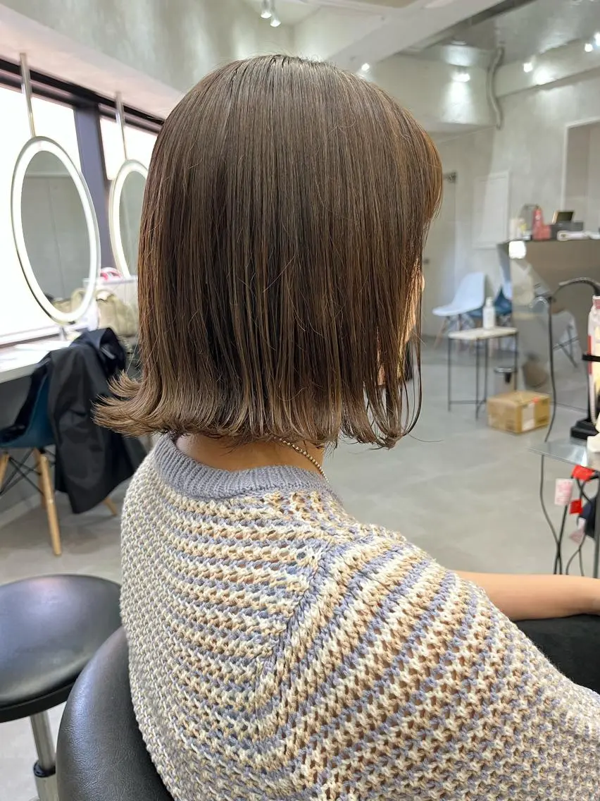 ミディアム カラー ヘアアレンジ カット ヘアカラー トリートメント ヘアセット ボブ｜韓国｜美髪矯正 ｜amika🌙のヘアスタイル