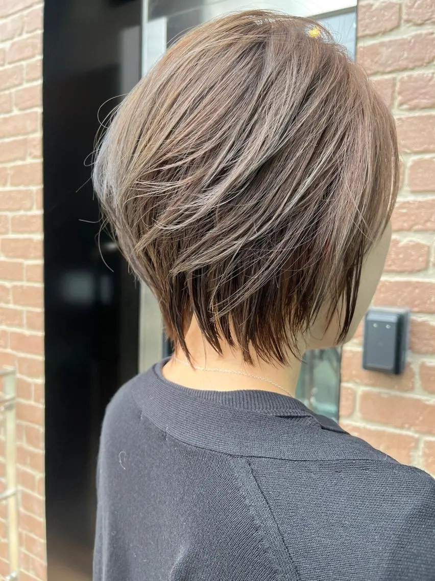 セミロング カラー パーマ ヘアアレンジ メンズ キッズ ネイル マツエク・マツパ アイブロウ メンズブリーチ メンズハイライト メンズインナーカラー メンズ韓国風 ブリーチ 久木原 ゆりのヘアスタイル
