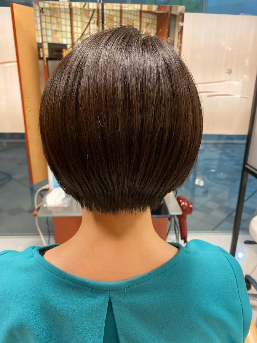 ショート カット ヘアカラー へんみ みかのヘアスタイル