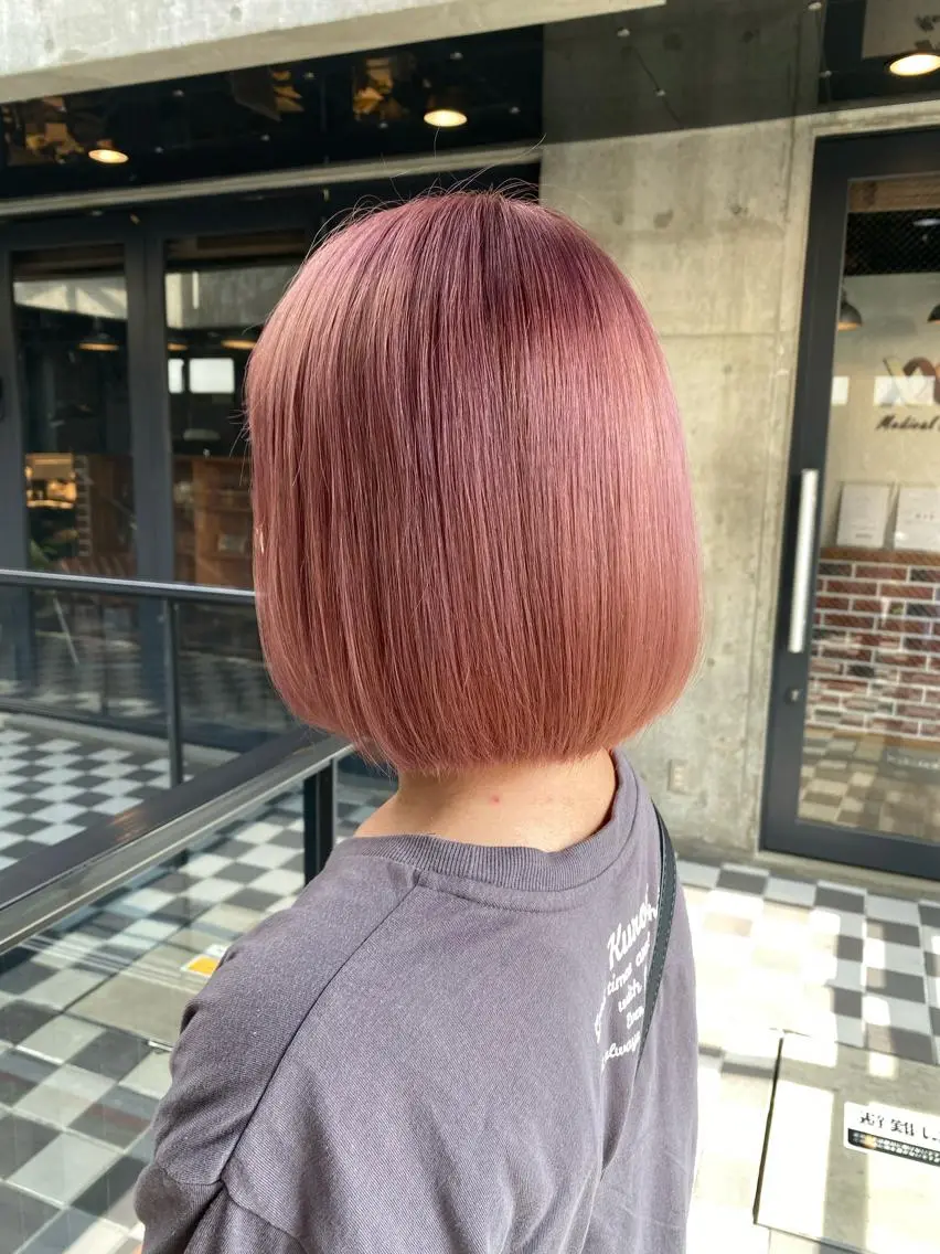 ショート カラー 小坂 麻綾のヘアスタイル