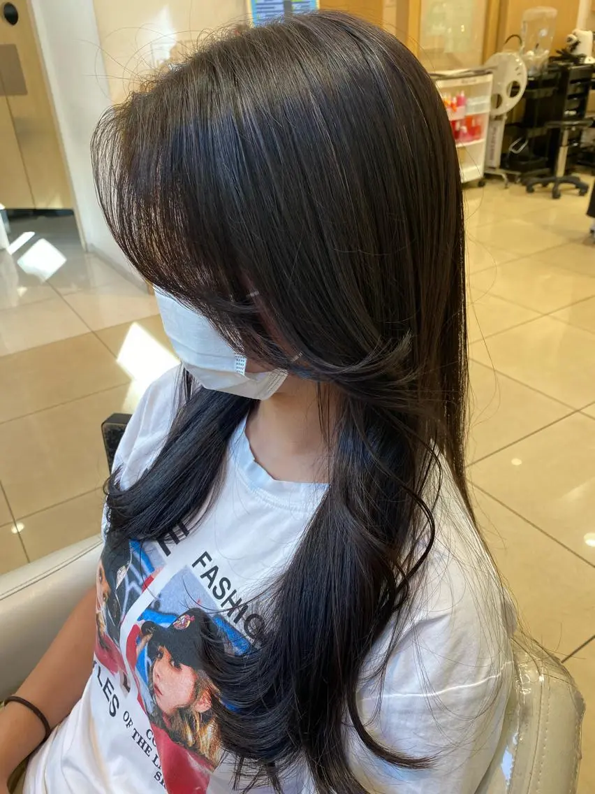 ロング 顔まわりレイヤー 顔周りカット 韓国風ヘア レイヤーカット Ash中目黒店 榊間茜のヘアスタイル