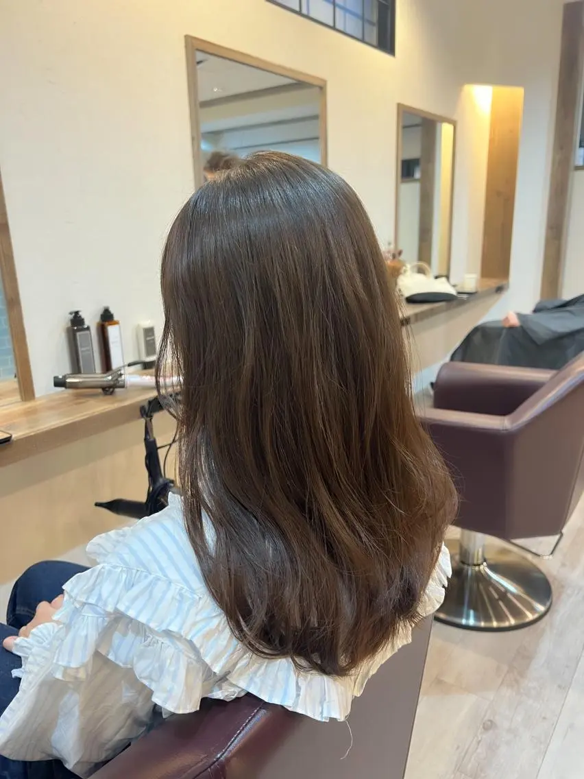ロング カラー 透明感カラー グレージュ ラベンダーカラー ラベンダーグレージュ ラベンダーグレー ヘアカラー トリートメント 工藤 梨花のヘアスタイル