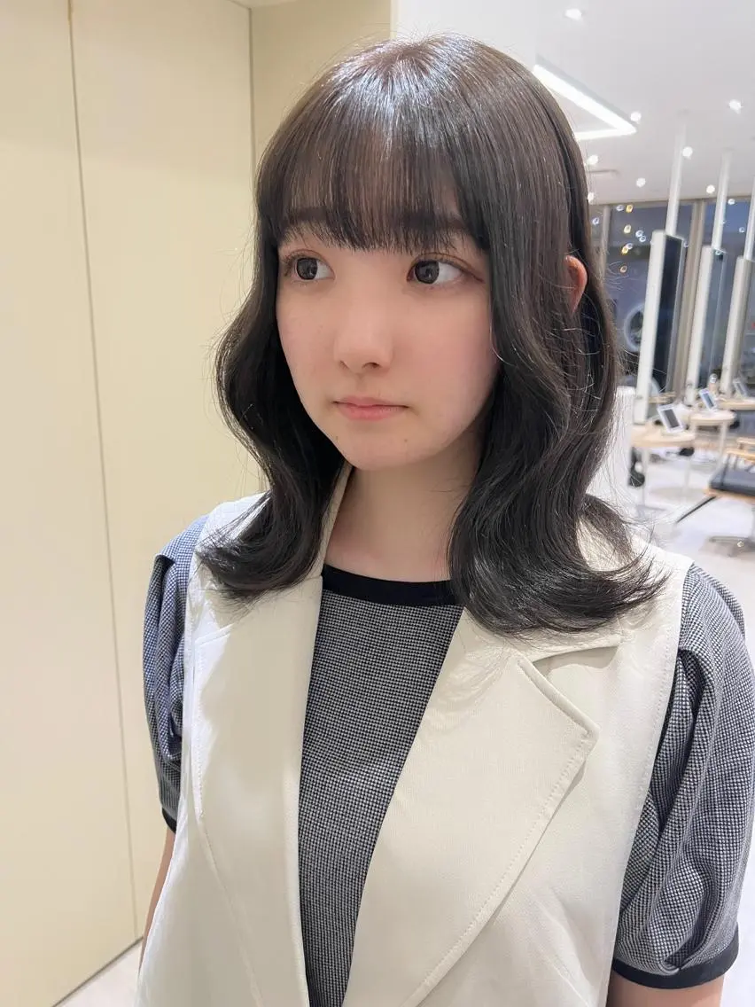 ミディアム カラー 韓国風ヘア ヘアカラー 韓国🇰🇷レイヤー 映える顔周り🩷のヘアスタイル