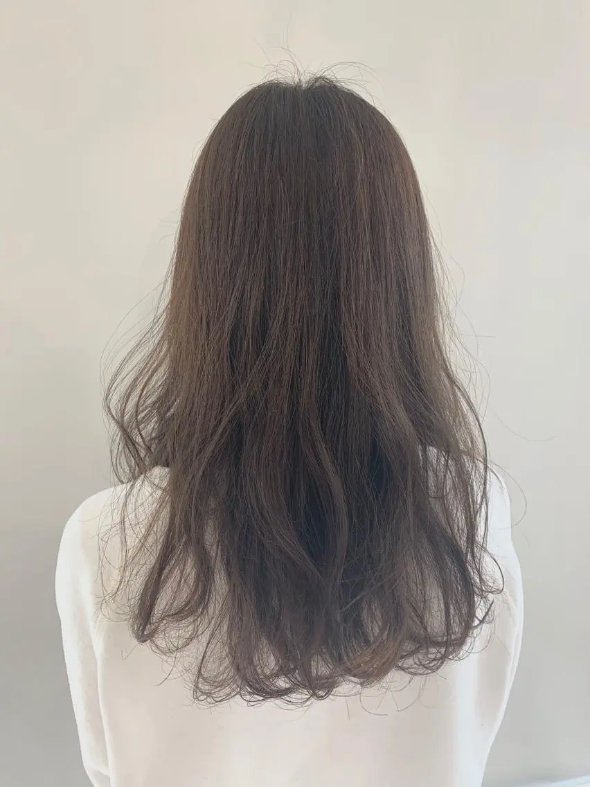 ロング カラー パーマ ヘアアレンジ アッシュ ベージュカラー 加藤 綾華のヘアスタイル
