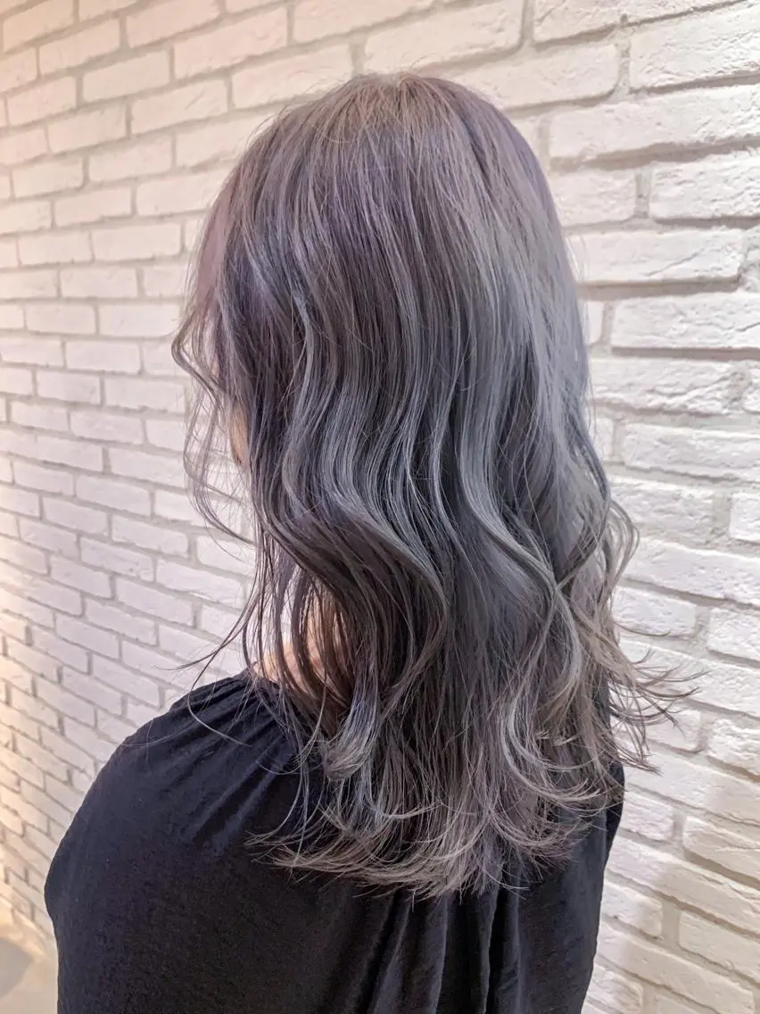 ミディアム カラー ヘアアレンジ ヘアカラー トリートメント yuka .のヘアスタイル