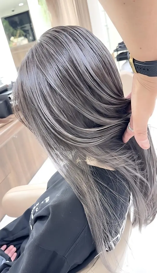 セミロング カラー バレイヤージュ 髪質改善 レイヤーカット カット ヘアカラー トリートメント 山崎俊輔/髪質改善 /バレイヤージュのヘアスタイル