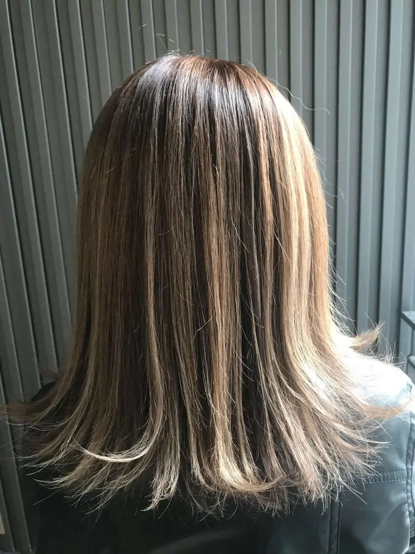 ミディアム カラー ベージュカラー ヘアカラー トリートメント 梅田 翔一朗のヘアスタイル
