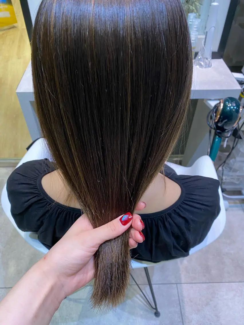 ミディアム 小倉 沙織のヘアスタイル