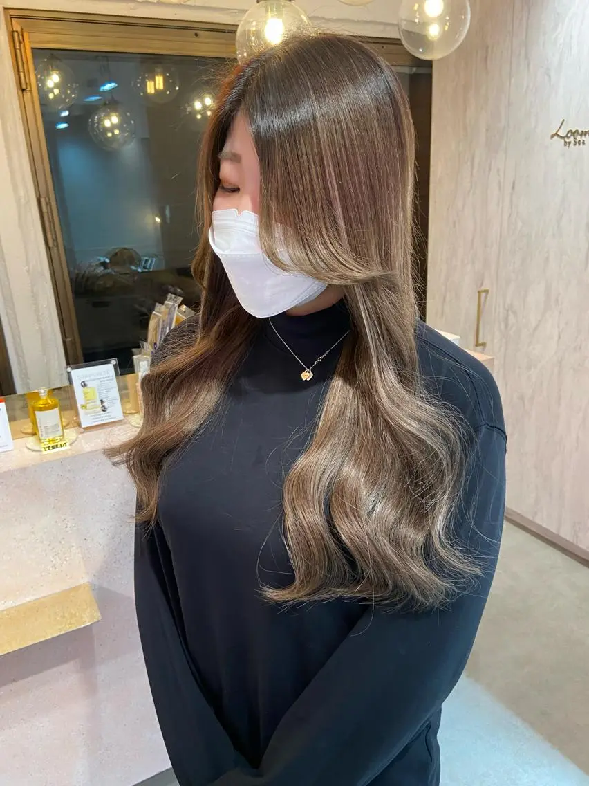 ロング カラー シールエクステ エクステ 韓国風ヘア カット ヘアカラー トリートメント 新宿/韓国ヘア 中明度カラー/かやのヘアスタイル
