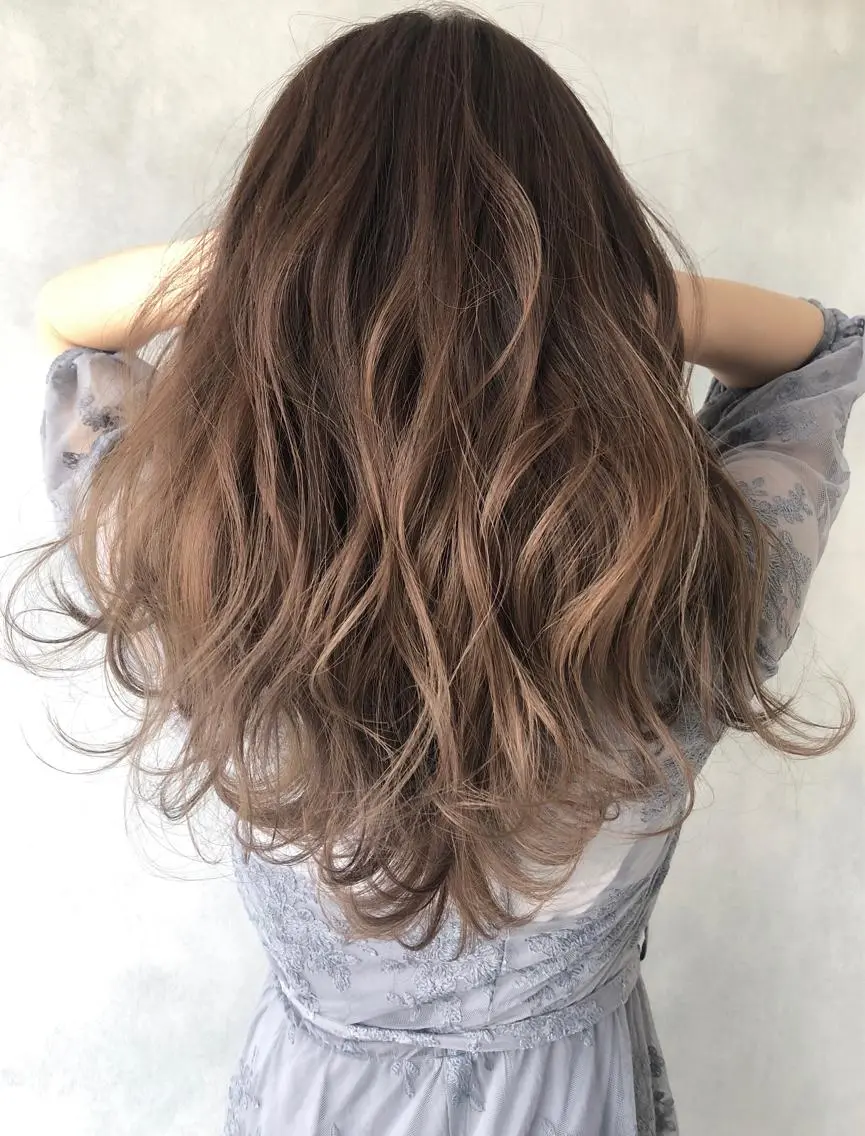 ロング 外国人風カラー ハイライト ヘアカラー トリートメント 小澤大輔 YOLO hairのヘアスタイル