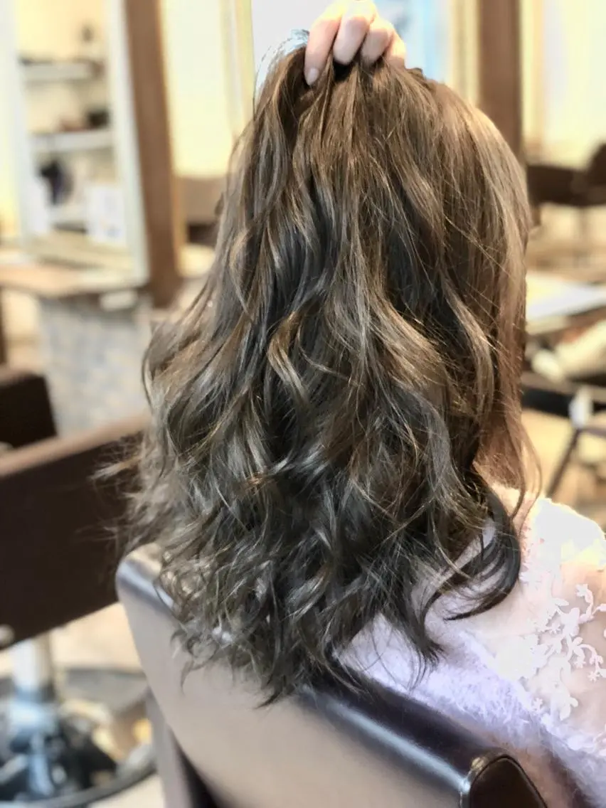 セミロング カラー グレージュ 美髪・艶髪特化美容師 RYOJIのヘアスタイル