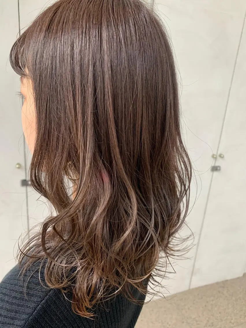 セミロング カラー ヘアアレンジ ヘアカラー 鈴木 拓海のヘアスタイル