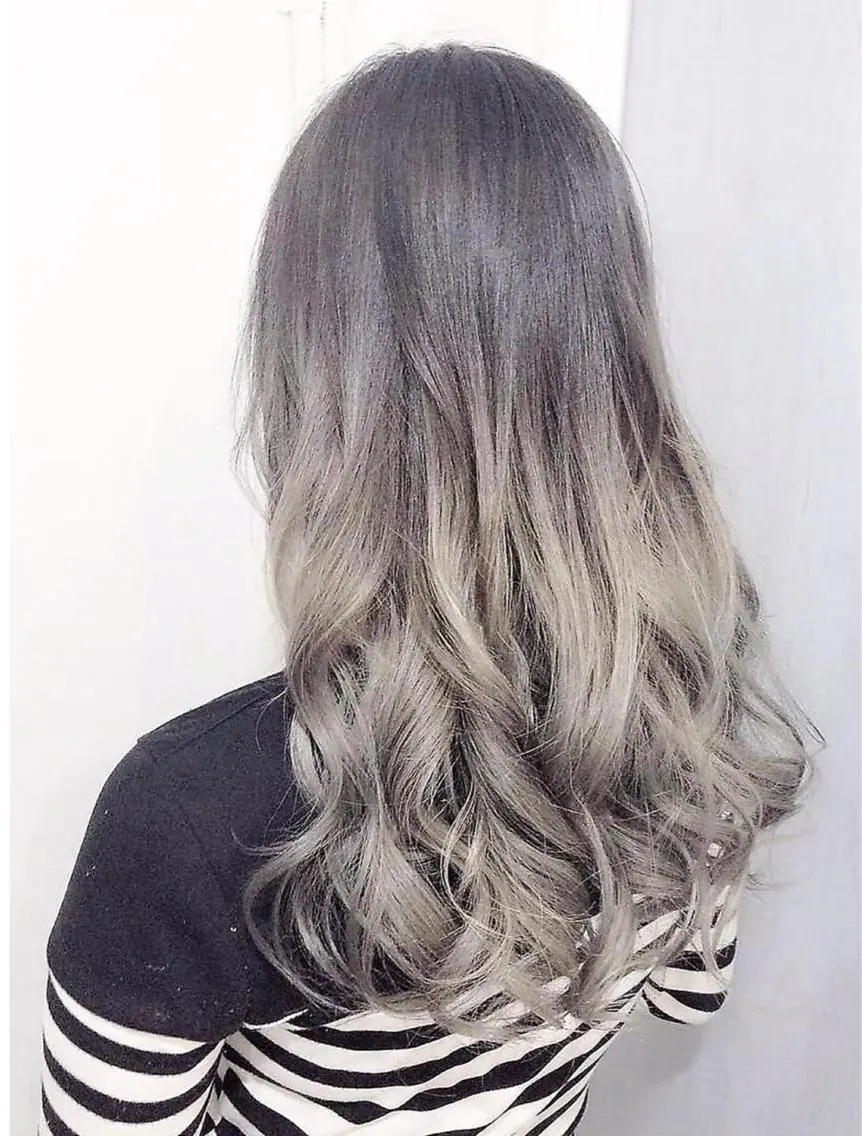 ロング カラー ヘアアレンジ バレイヤージュ レイヤーカット ‎🤍透明感カラー︎ ‎🤍YUURI🤍のヘアスタイル
