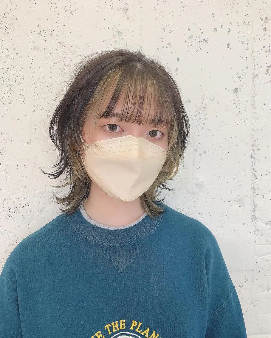 ミディアム カラー 透明感ハイトーン🦄 キラ🌈のヘアスタイル
