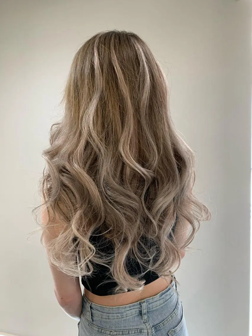 ロング カラー ヘアアレンジ バレイヤージュ ハイライトカラー ハイトーンカラー エクステ 外国人風カラー カット ヘアカラー トリートメント エクステ ヘアセット レイヤー/エクステ alpha下妻のヘアスタイル