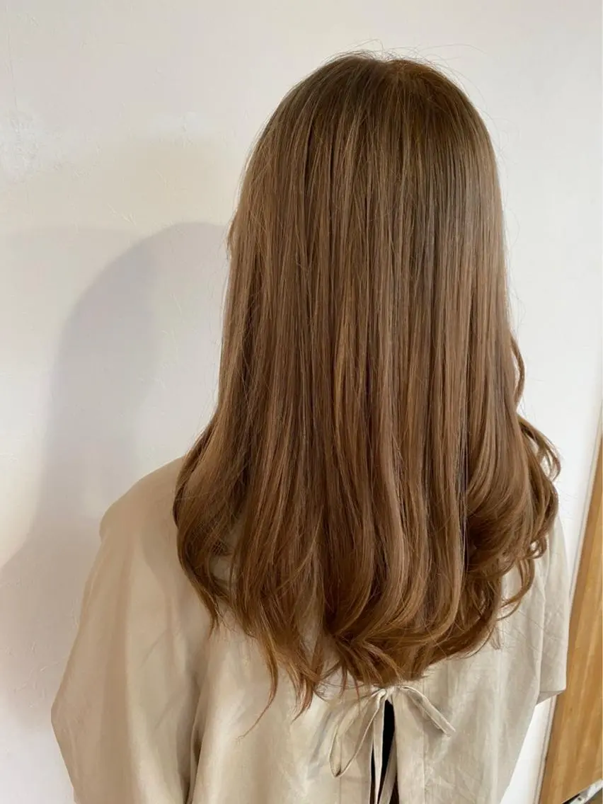 カラー ベージュカラー ブリーチ ヘアカラー 伊藤かな 🫧 髪質改善/ヘッドスパのヘアスタイル