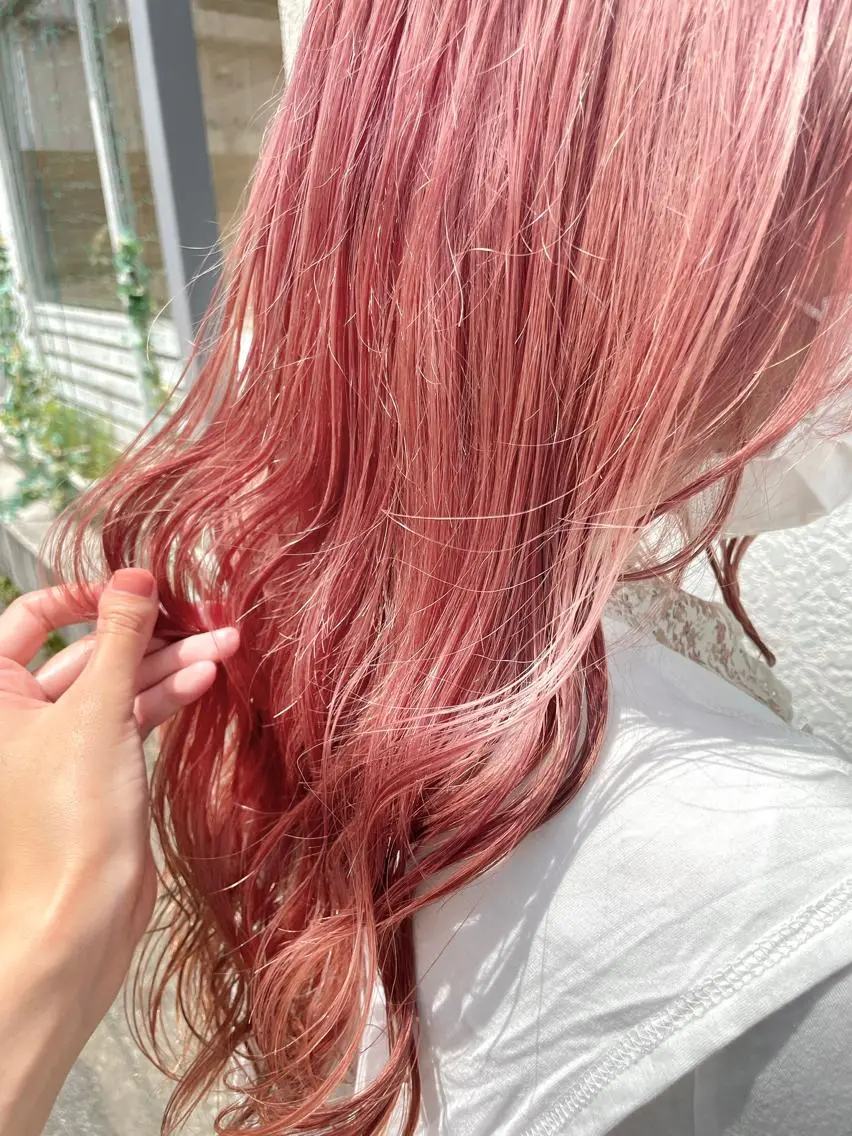 ミディアム カラー ブリーチ ケアブリーチ ダブルカラー ピンクカラー インナーカラー 推し ブリーチ  髪質改善のヘアスタイル