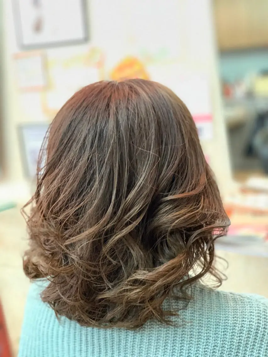 ミディアム カット ヘアカラー トリートメント 春日部　間庭 寛貴のヘアスタイル