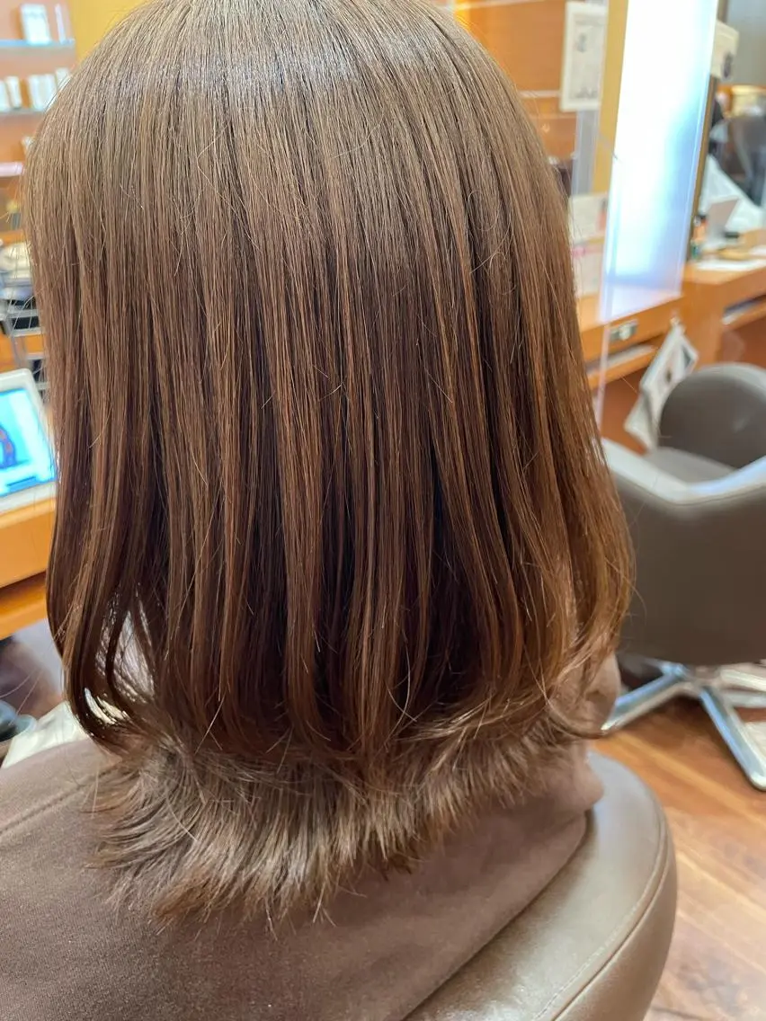 ミディアム カラー ベージュカラー くびれヘア セト マユミのヘアスタイル