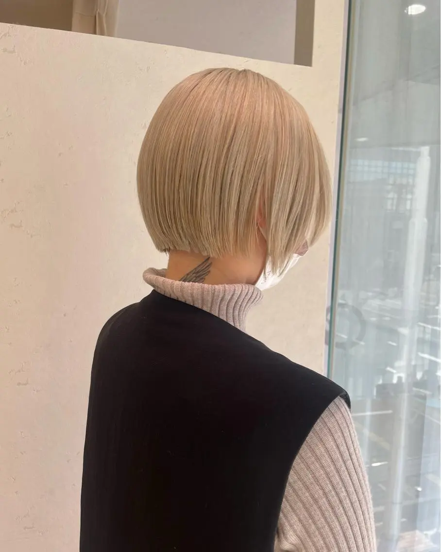 ミディアム 前田 菜奈子のヘアスタイル