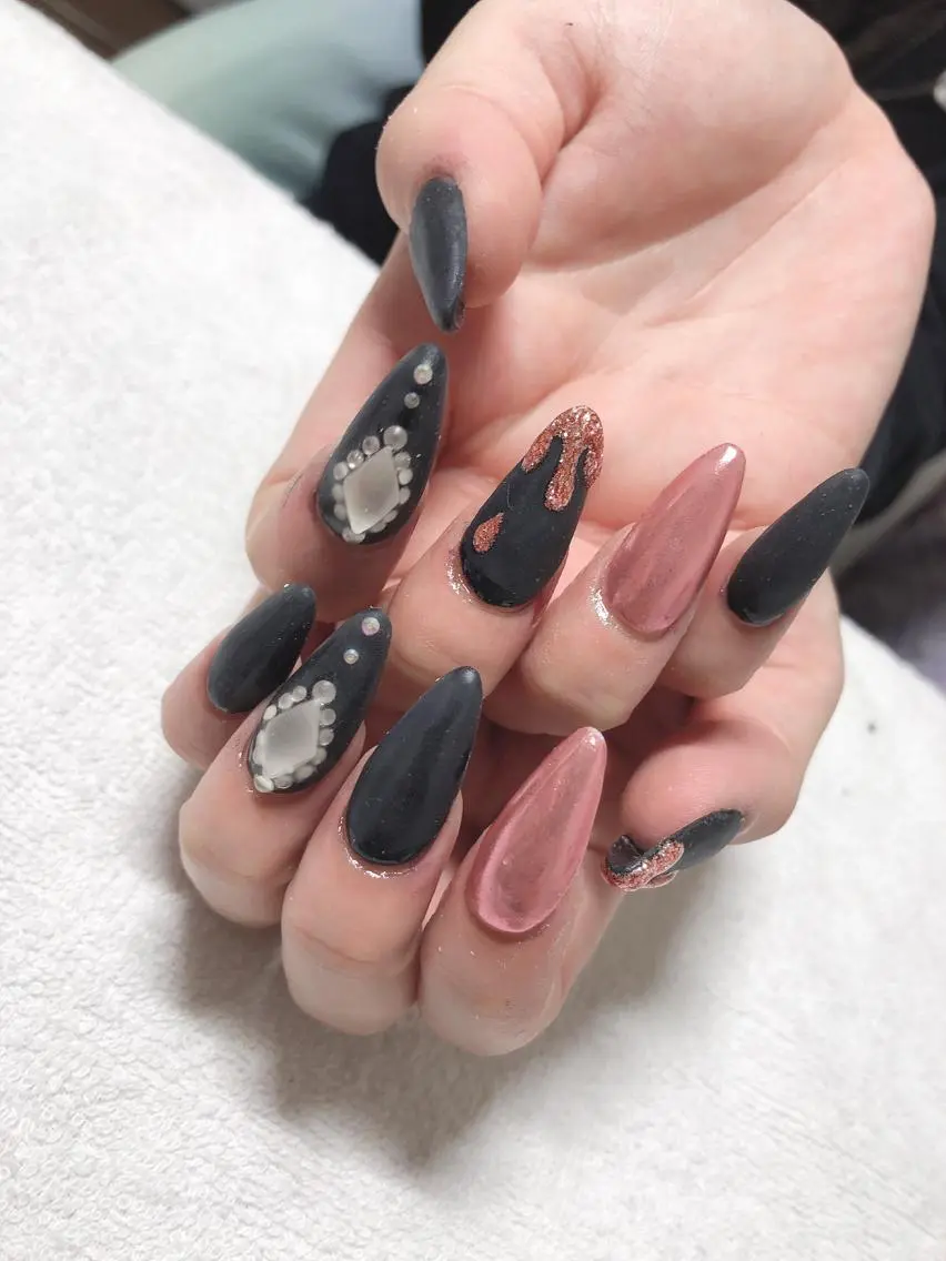 ミディアム ネイル マットネイル ミラーネイル ハンドネイル 《LB》ラブリエ Nail&eyeのマツエク・マツパデザイン