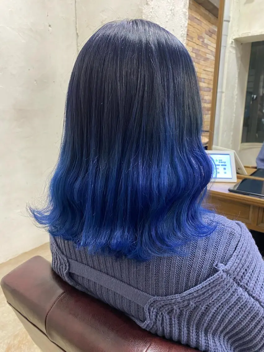 ミディアム カラー ブリーチ ブルーカラー グラデーションカラー ヘアカラー ミニモお気に入り数 No.1宍戸雄弥のヘアスタイル