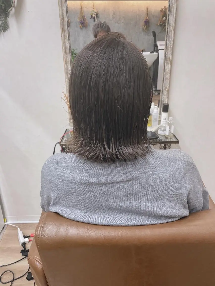ミディアム カラー シルバー TOWA 野村　コウダイのヘアスタイル