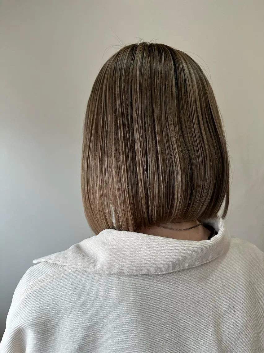 ミディアム カラー ハイライトカラー ハイトーンカラー ハイライト カット ヘアカラー 伊藤 友香のヘアスタイル