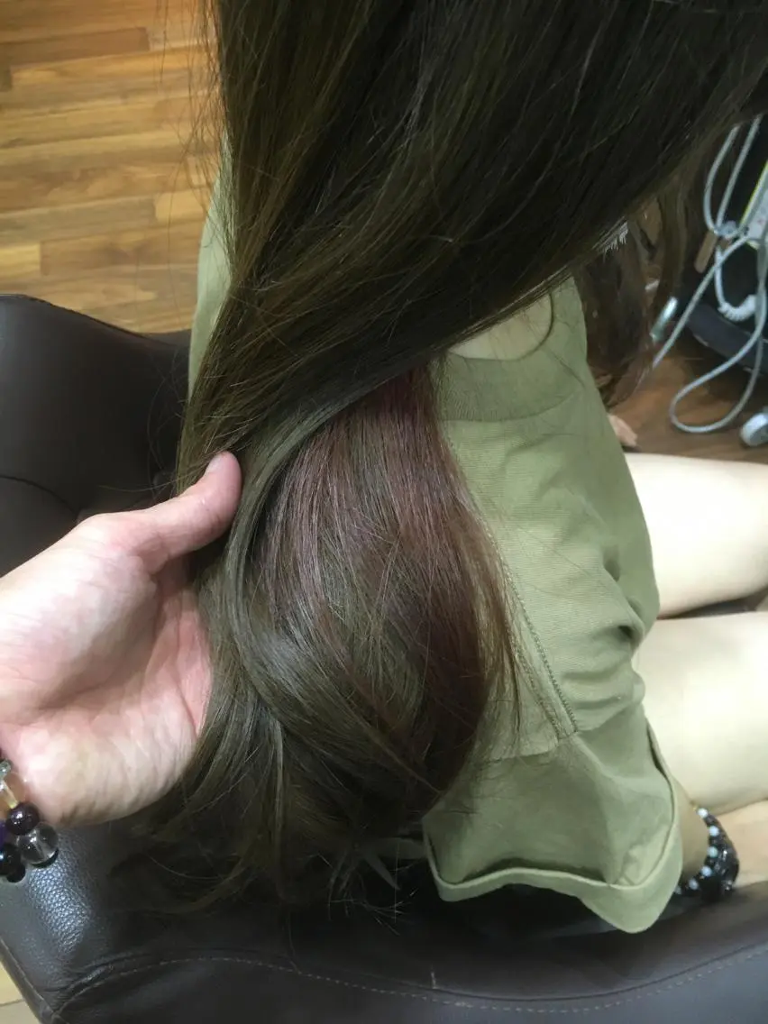 セミロング ロング カラー アッシュ インナーカラー ピンクカラー 東條 克義のヘアスタイル