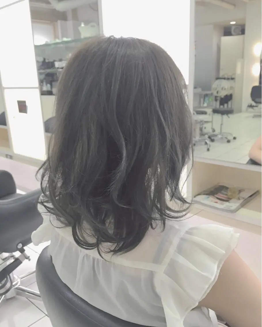 ショート ミディアム カラー バレイヤージュ ブルーカラー ブルージュ レイヤーカット 青木 茂樹⭐️ 透明感カラーのヘアスタイル